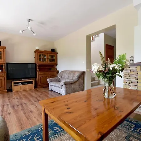 Dom Wśród Modrzewi