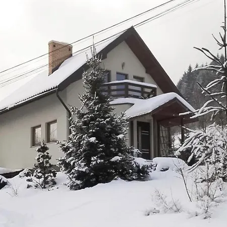 Dom Wsrod Modrzewi Holiday home *