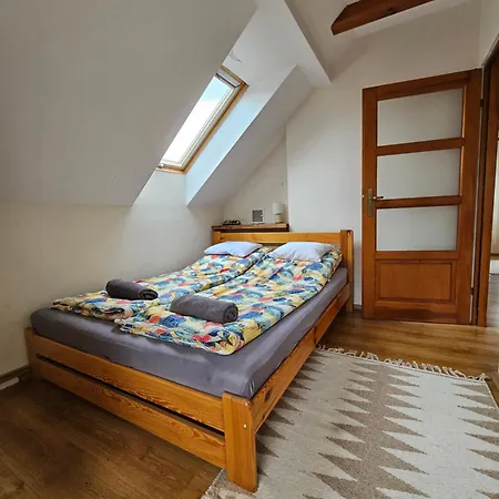 Dom Wśród Modrzewi *